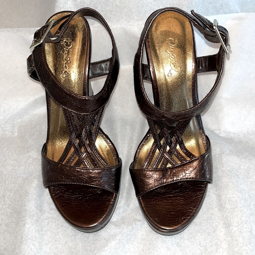 QUPID platform wedge sandals. Size 6